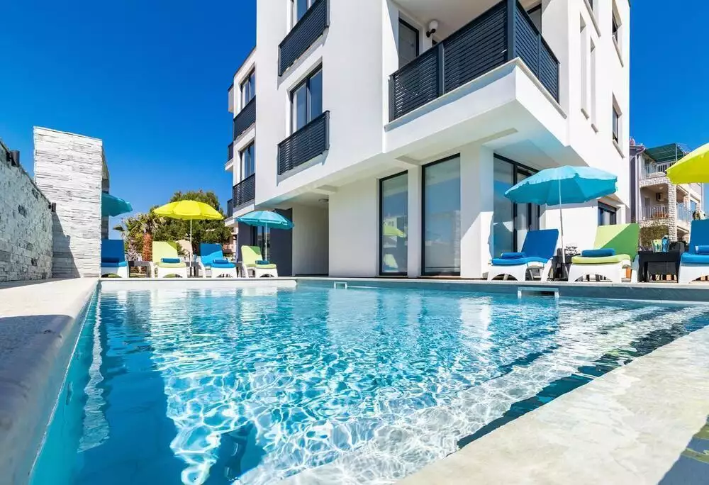Hotels 440m² in Croatia, Medulin. Priced at 2000000€ rent photo-1