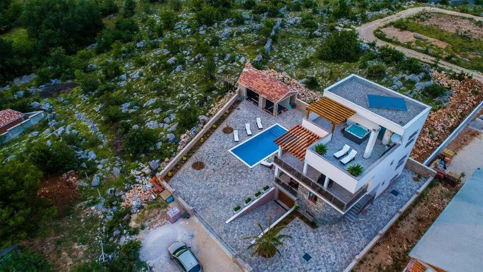 Villa 168m² in Croatia, Selina. Priced at 910000€ rent photo-2