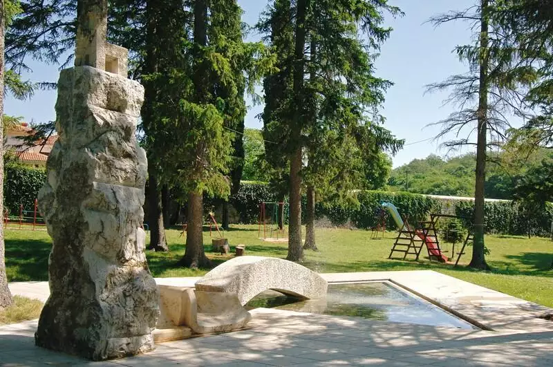 Hotels 3000m² in Croatia, Labin. Priced at 1150000€ rent photo-7