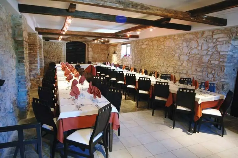 Hotels 3000m² in Croatia, Labin. Priced at 1150000€ rent photo-13