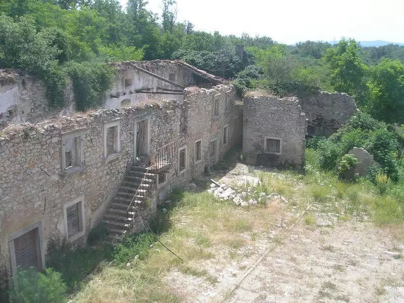 Hotels 3000m² in Croatia, Labin. Priced at 1150000€ rent photo-15