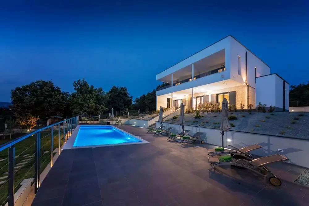 Villa 315m² in Croatia, Labin. Priced at 890000€ rent photo-1