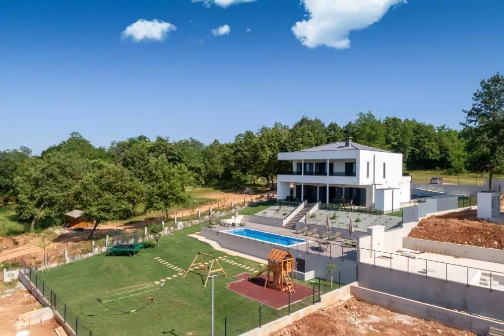 Villa 315m² in Croatia, Labin. Priced at 890000€ rent photo-3