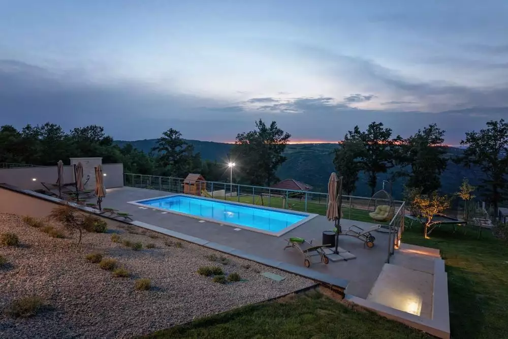 Villa 315m² in Croatia, Labin. Priced at 890000€ rent photo-6