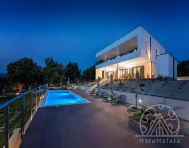 Buy in Croatia for 890000€