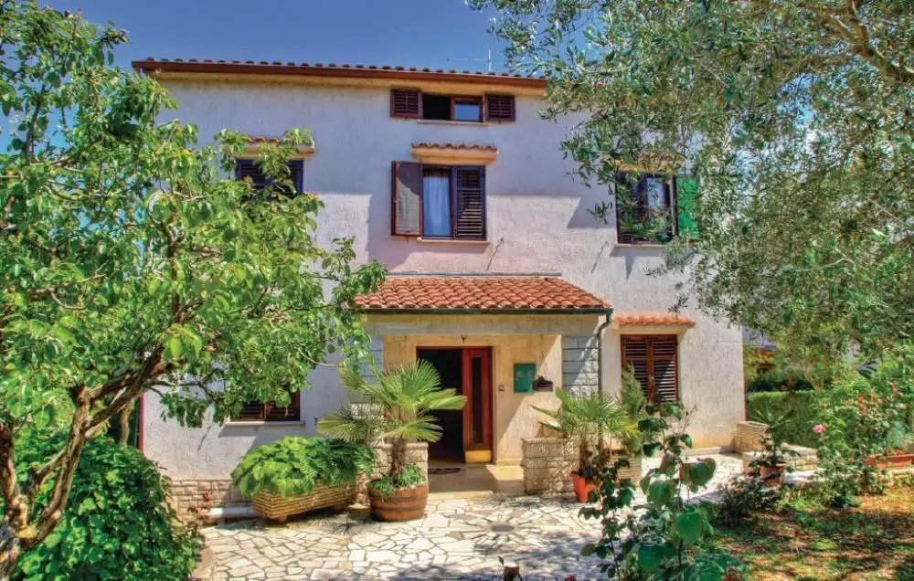 Hotels 420m² in Croatia, Pula. Priced at 850000€ rent photo-2
