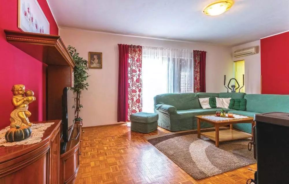 Hotels 420m² in Croatia, Pula. Priced at 850000€ rent photo-7