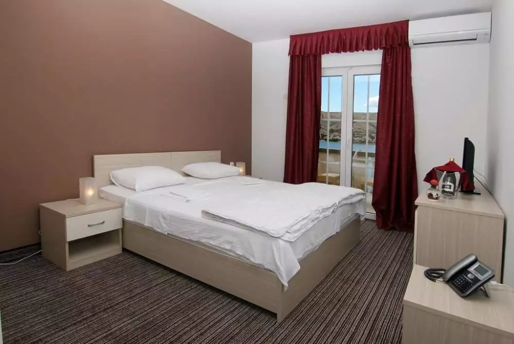Hotels 1500m² in Spain, Lo Pagan. Priced at 5187500€ rent photo-11
