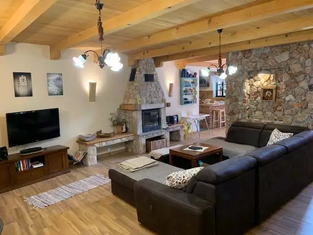 Villa 340m² in Croatia, Crikvenica. Priced at 750000€ rent photo-13
