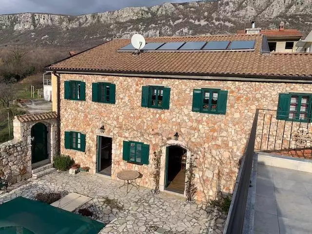 Villa 340m² in Croatia, Crikvenica. Priced at 750000€ rent photo-25