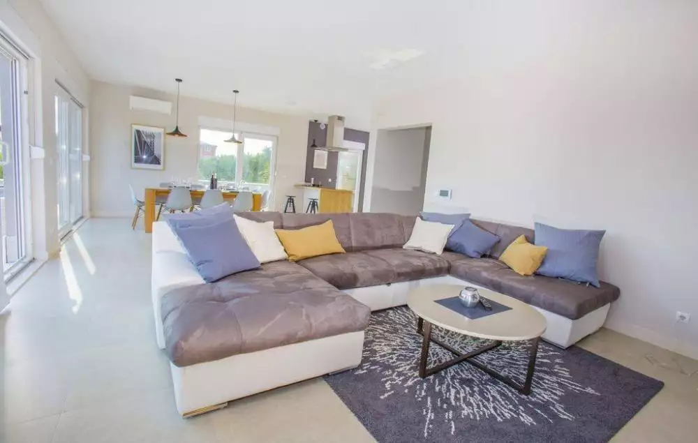Villa 240m² in Croatia, Makarska. Priced at 1000000€ rent photo-11