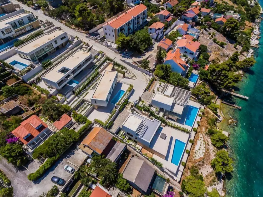 Villa 361m² in Croatia, Ciovo. Priced at 1300000€ rent photo-2