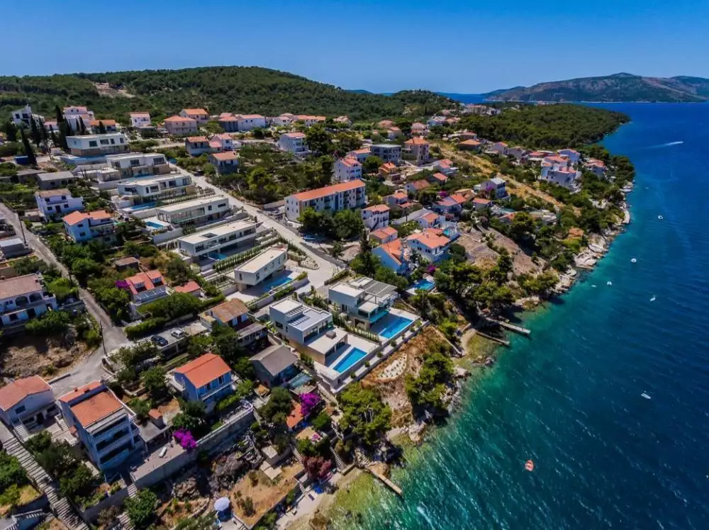Villa 361m² in Croatia, Ciovo. Priced at 1300000€ rent photo-10