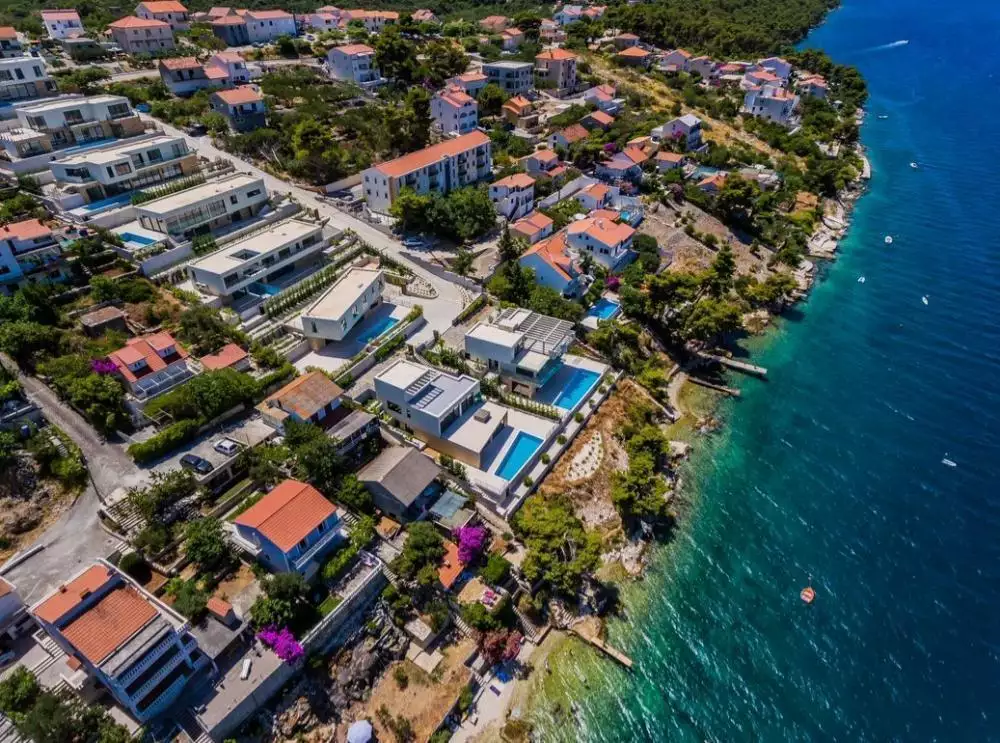 Villa 361m² in Croatia, Ciovo. Priced at 1300000€ rent photo-11