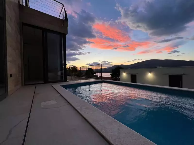 Villa 322m² in Croatia, Ciovo. Priced at 1300000€ rent photo-25