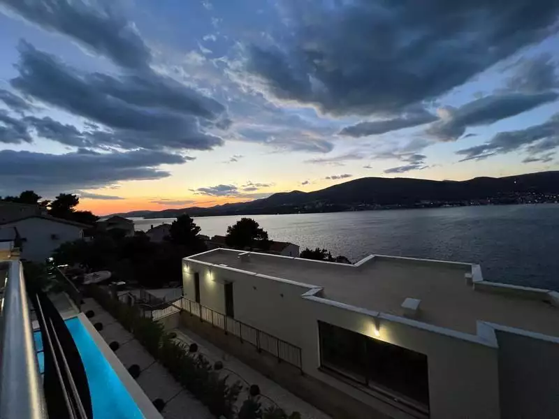Villa 332m² in Croatia, Ciovo. Priced at 1350000€ rent photo-23