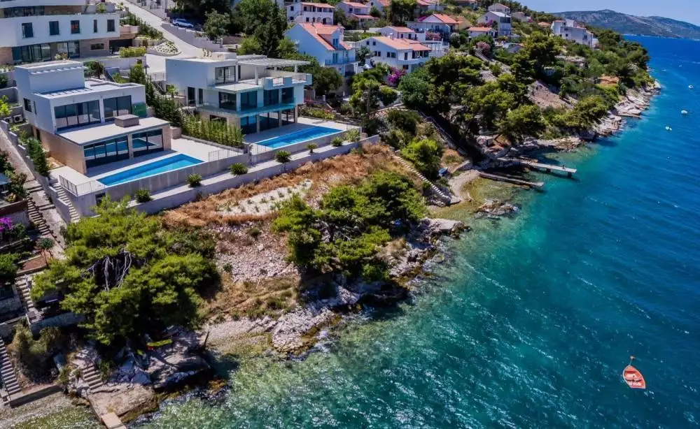 Villa 326m² in Croatia, Ciovo. Priced at 1700000€ rent photo-3
