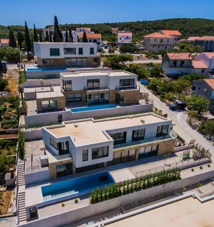 Villa 326m² in Croatia, Ciovo. Priced at 1700000€ rent photo-15