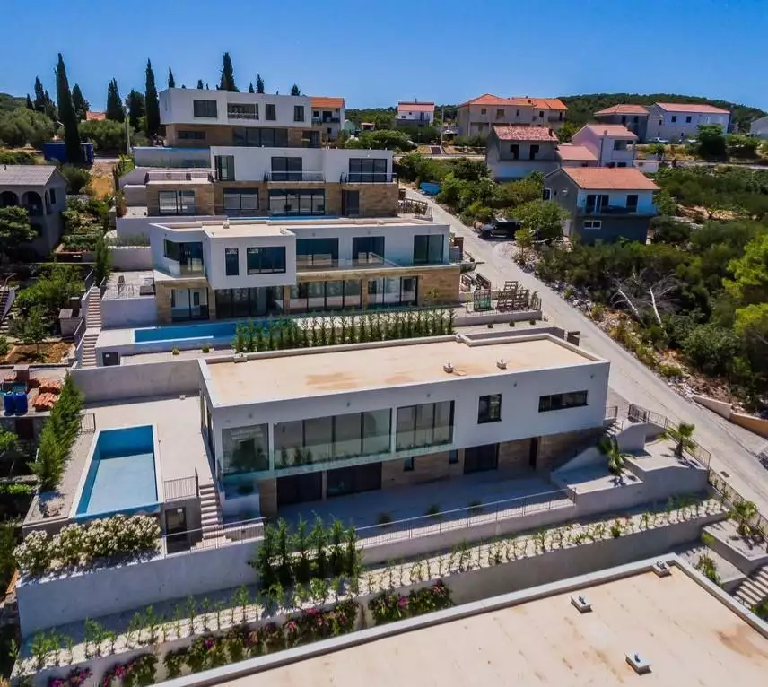 Villa 326m² in Croatia, Ciovo. Priced at 1700000€ rent photo-17