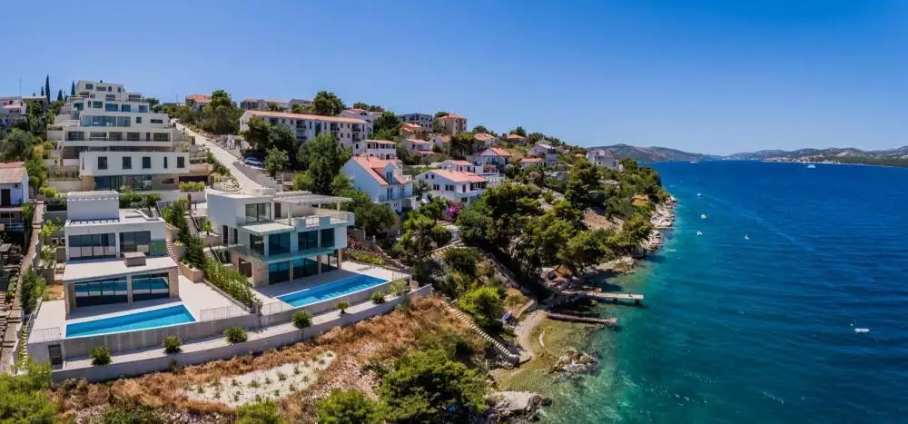 Villa 303m² in Croatia, Ciovo. Priced at 1450000€ rent photo-15