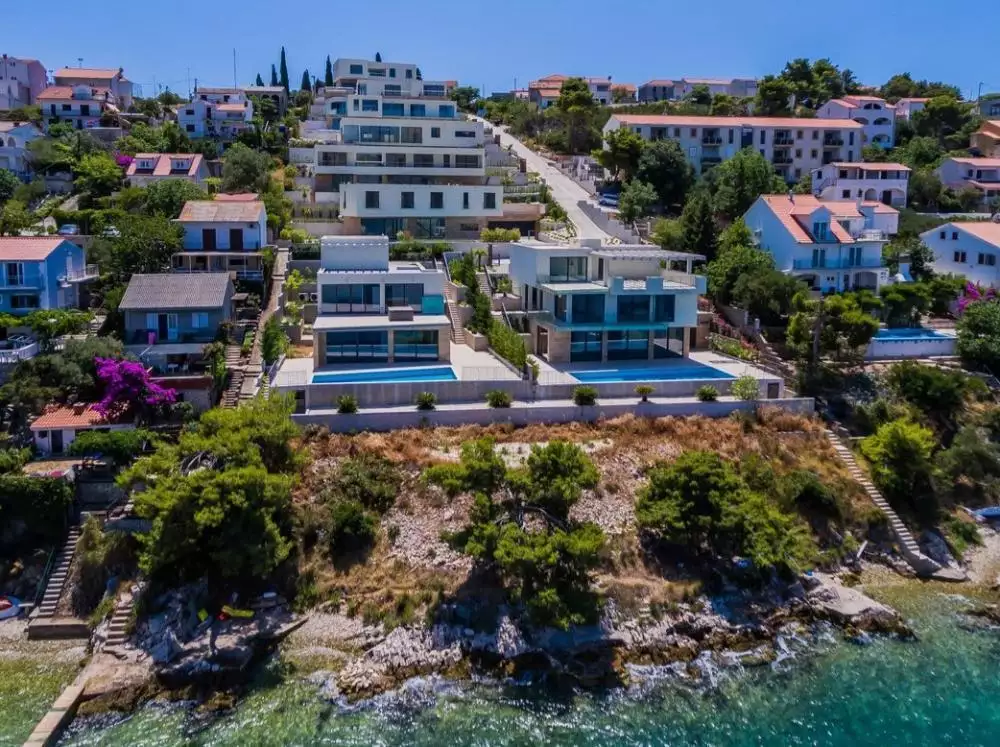 Villa 303m² in Croatia, Ciovo. Priced at 1450000€ rent photo-16