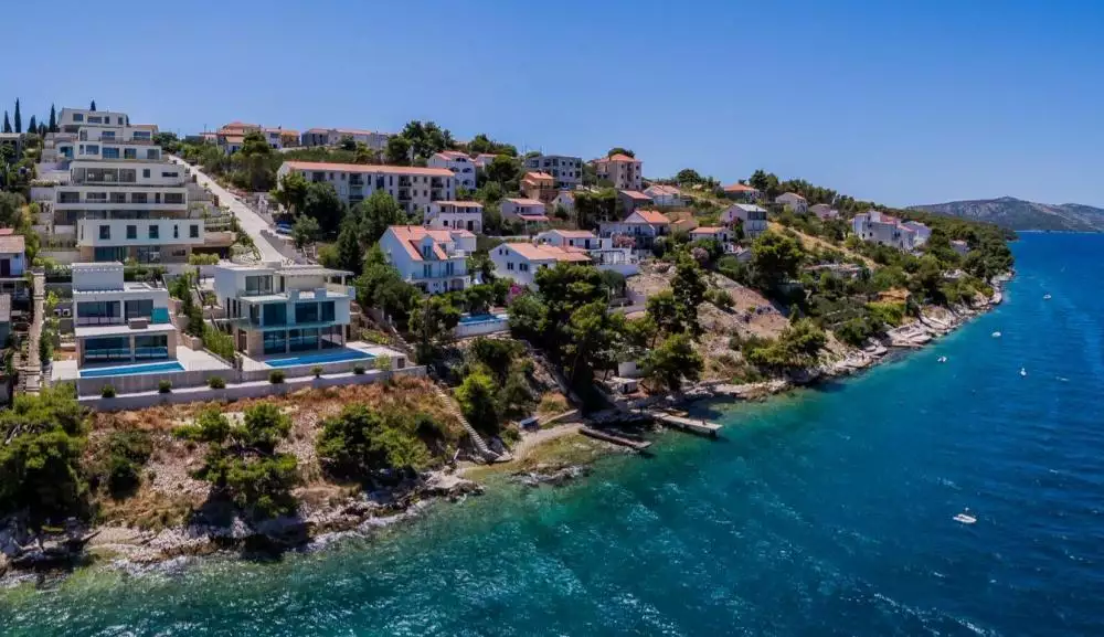 Villa 303m² in Croatia, Ciovo. Priced at 1450000€ rent photo-17