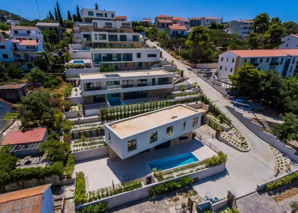 Villa 303m² in Croatia, Ciovo. Priced at 1450000€ rent photo-21