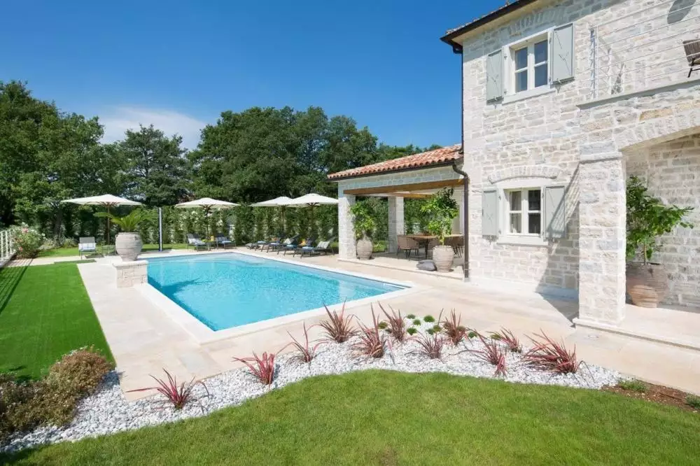 Villa 359m² in Croatia, Kanfanar. Priced at 1120000€ rent photo-20