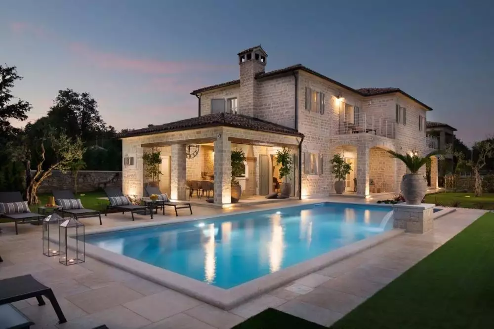 Villa 359m² in Croatia, Kanfanar. Priced at 1120000€ rent photo-1