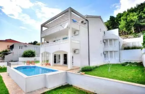 Villa 600m² in Croatia, Solin. Priced at 1000000€ rent photo-2
