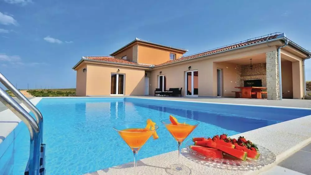 Villa 169m² in Croatia, Zadar. Priced at 750000€ rent photo-1