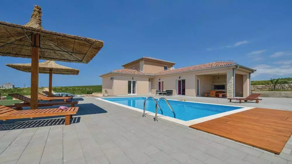 Villa 169m² in Croatia, Zadar. Priced at 750000€ rent photo-4