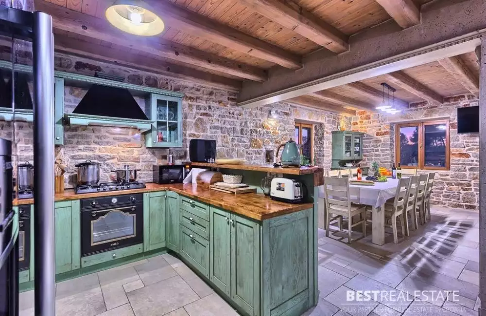 Villa 350m² in Croatia, Hvar. Priced at 3650000€ rent photo-7