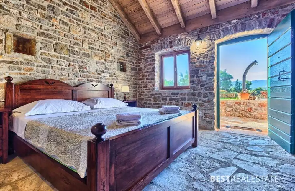 Villa 350m² in Croatia, Hvar. Priced at 3650000€ rent photo-10