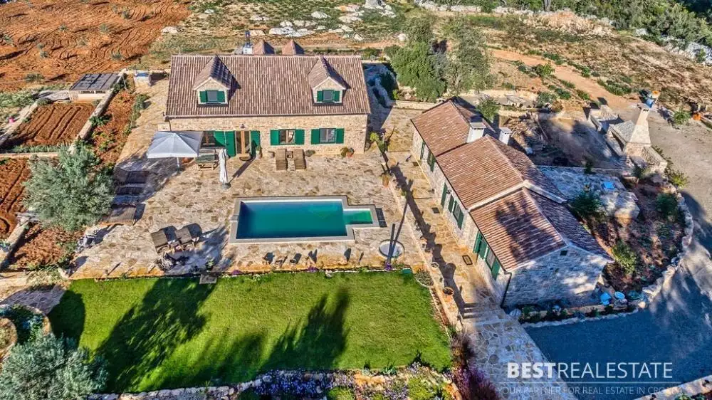 Villa 350m² in Croatia, Hvar. Priced at 3650000€ rent photo-14