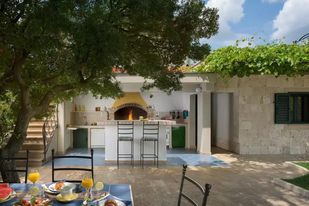 Villa 690m² in Croatia, Trogir. Priced at 2500000€ rent photo-17