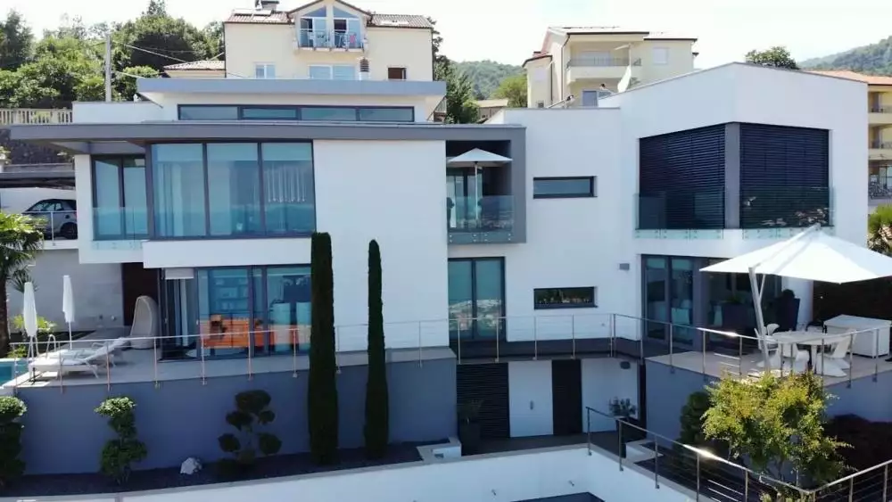 Villa 300m² in Croatia, Lovran. Priced at 2450000€ rent photo-9