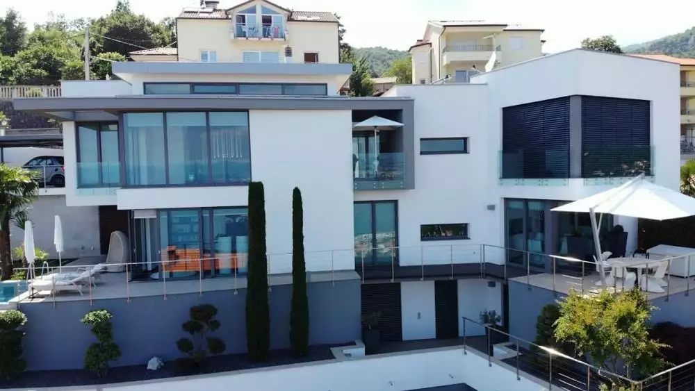 Villa 300m² in Croatia, Lovran. Priced at 2450000€ rent photo-13