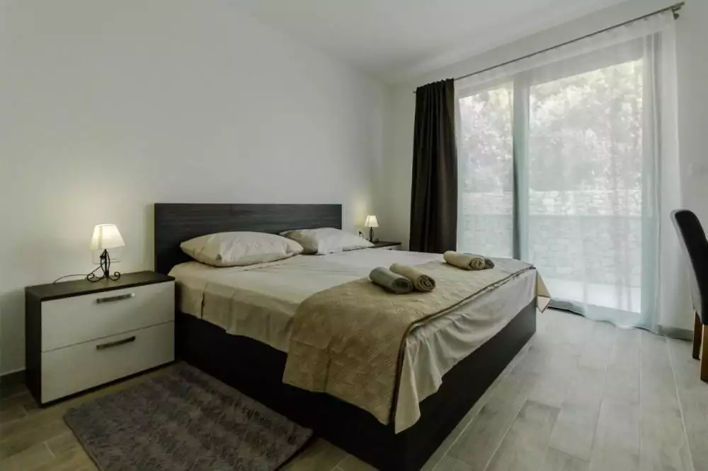 Villa 190m² in Croatia, Vinisce. Priced at 800000€ rent photo-12