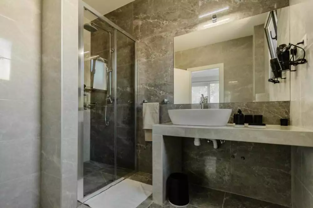 Villa 190m² in Croatia, Vinisce. Priced at 800000€ rent photo-13