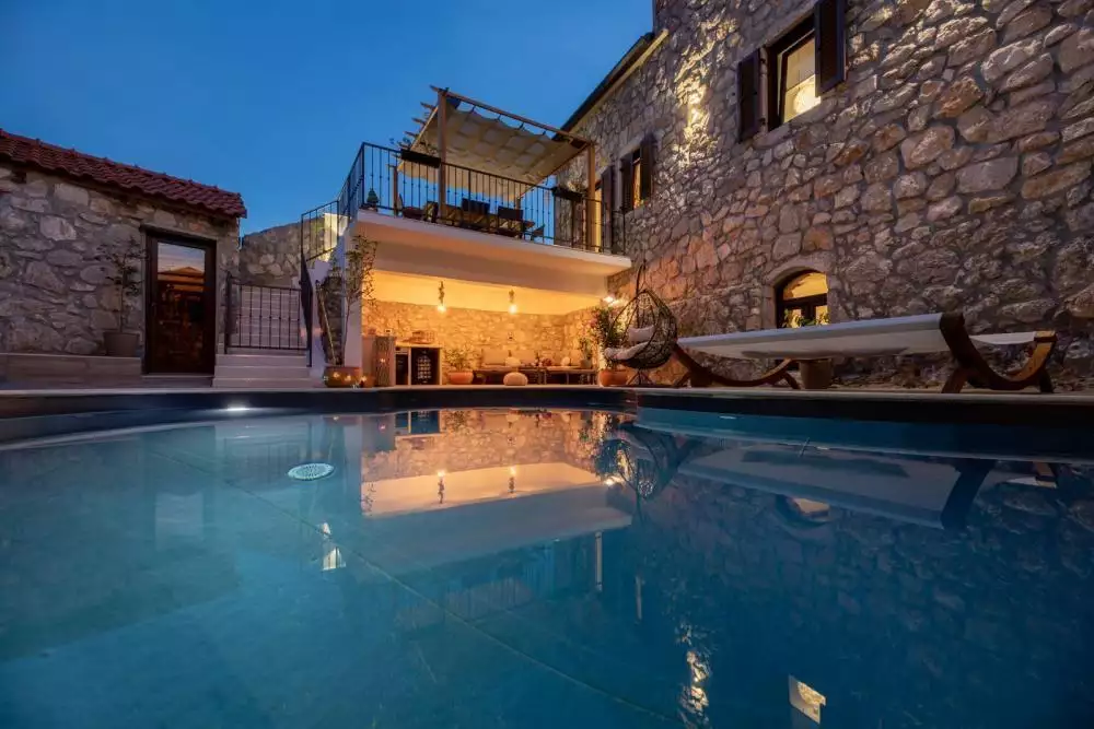 Villa 240m² in Croatia, Malinska. Priced at 1200000€ rent photo-3