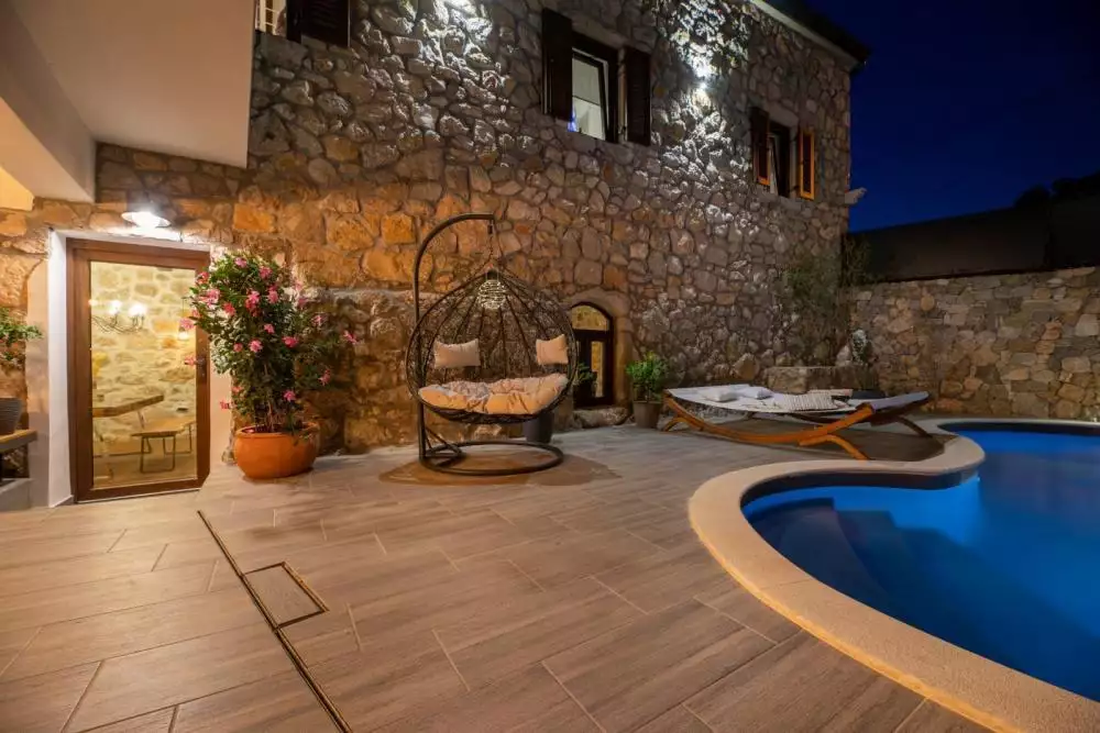 Villa 240m² in Croatia, Malinska. Priced at 1200000€ rent photo-6