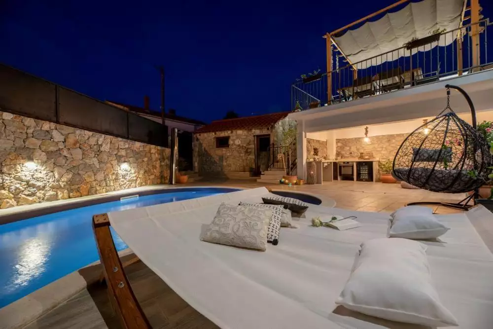 Villa 240m² in Croatia, Malinska. Priced at 1200000€ rent photo-7