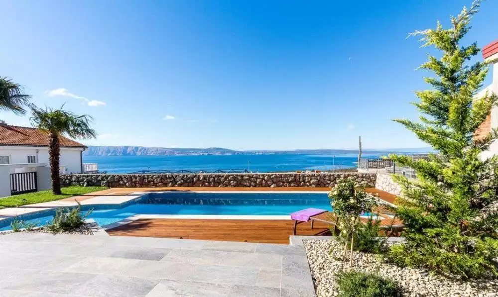 Villa 382m² in Croatia, Klenovica. Priced at 850000€ rent photo-2
