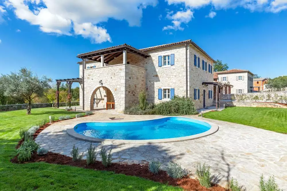 Villa 1m² in Italy, Mutignano. Priced at 1686000€ rent photo-1