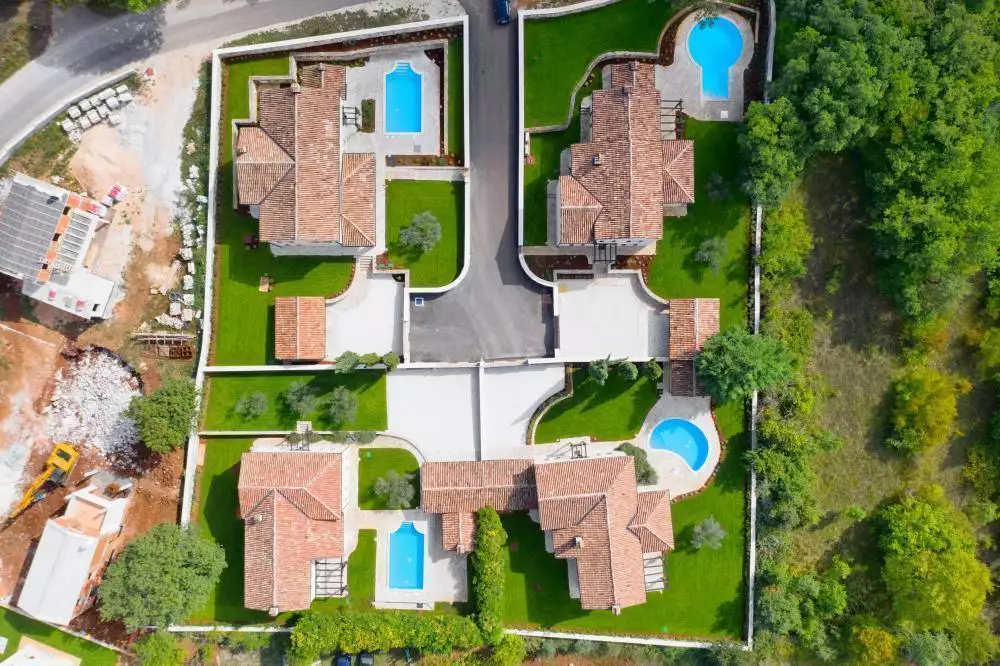 Villa 1m² in Italy, Mutignano. Priced at 1686000€ rent photo-2