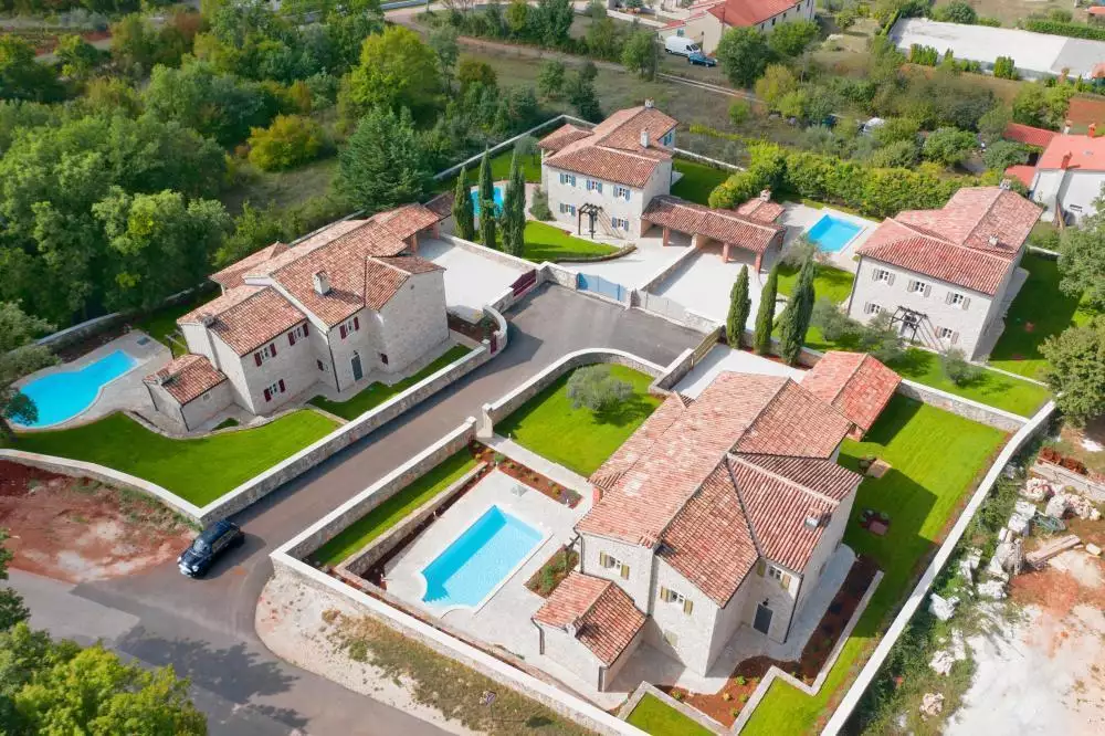Villa 1m² in Italy, Mutignano. Priced at 1686000€ rent photo-3