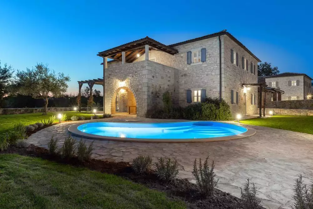 Villa 1m² in Italy, Mutignano. Priced at 1686000€ rent photo-4
