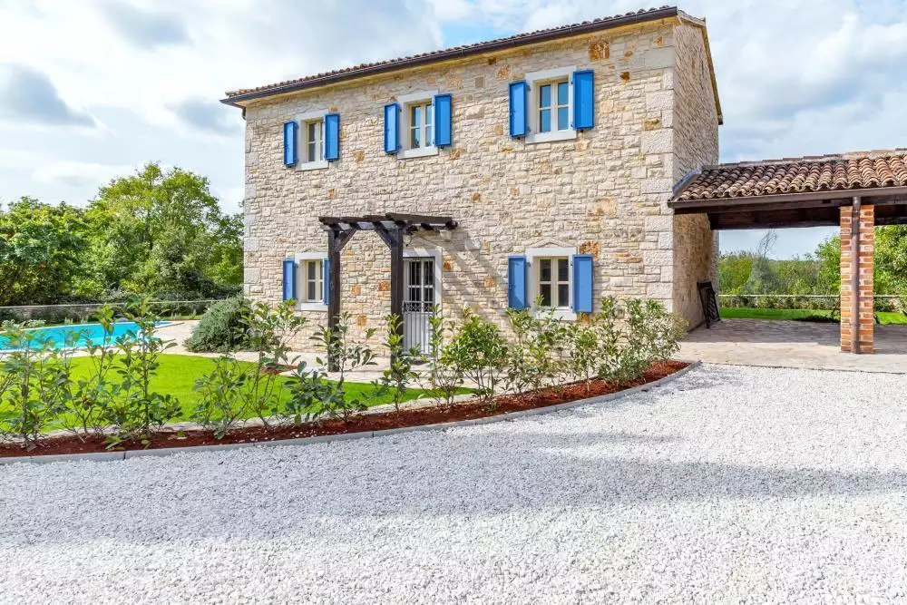 Villa 1m² in Italy, Mutignano. Priced at 1686000€ rent photo-7