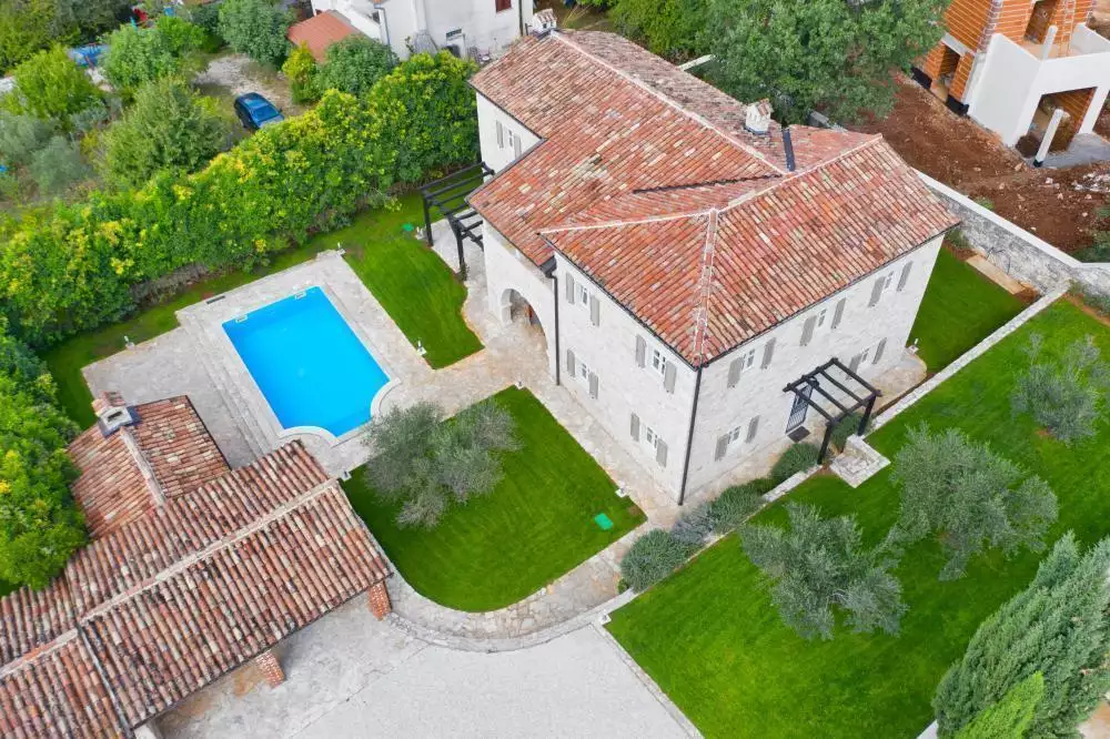 Villa 1m² in Italy, Mutignano. Priced at 1686000€ rent photo-13